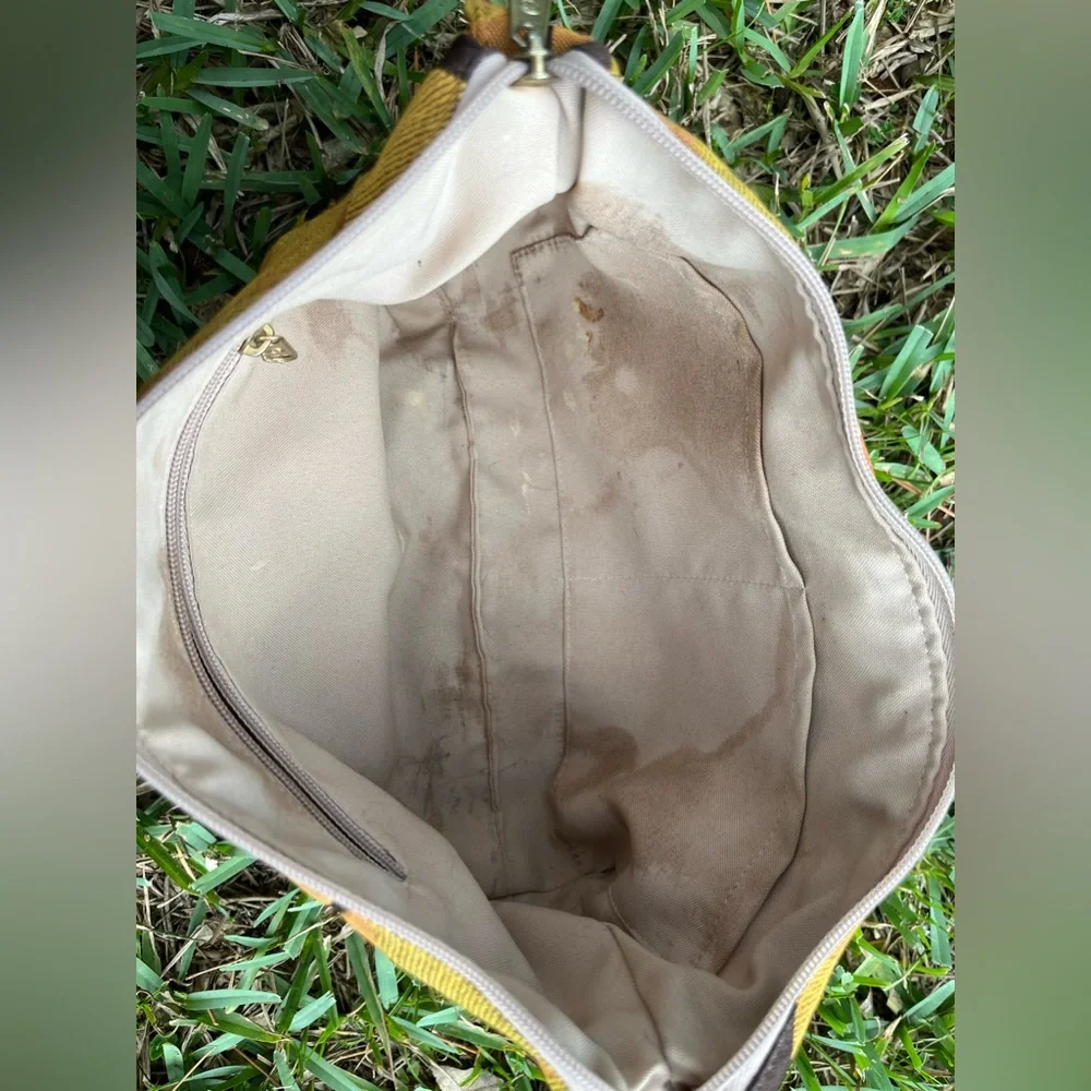 Purse - Picture 3 of 3